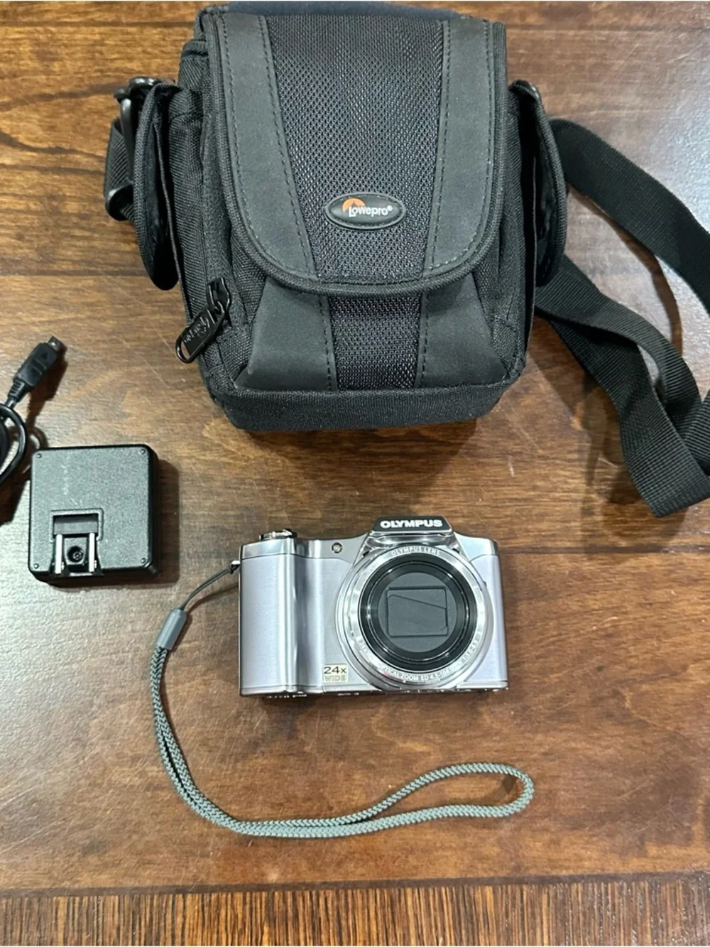 Olympus SZ-12 Digital Camera 14MP, Battery,Charger-GREAT CONDITION Tested Works